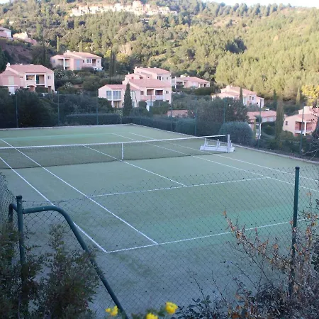 Maison Mitoyenne T3 Avec Piscine, Clim, Parking, Animaux Acceptes - Fr-1-768-21