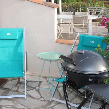 Maison Mitoyenne T3 Avec Piscine, Clim, Parking, Animaux Acceptes - Fr-1-768-21 *